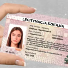 Legitymacja szkolna z portretem młodej kobiety. Numer dokumentu na legitymacji szkolnej to "Nr 53/23/24".