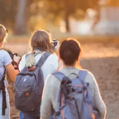 Co dać dziecku na wycieczkę szkolną: 10 niezbędnych rzeczy