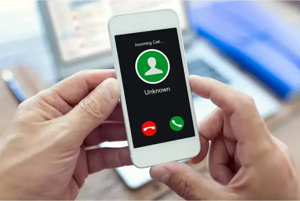 Jak ukryć telefon na sprawdzianie i uniknąć problemów z nauczycielem